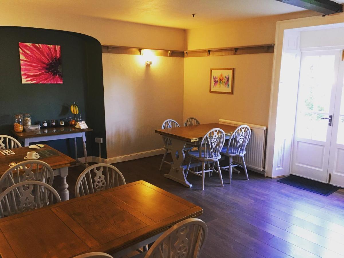 The Greyhound Inn Bedale Bagian luar foto
