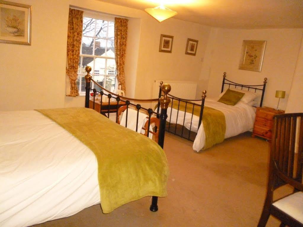 The Greyhound Inn Bedale Bagian luar foto