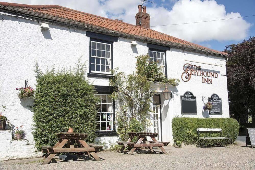 The Greyhound Inn Bedale Bagian luar foto