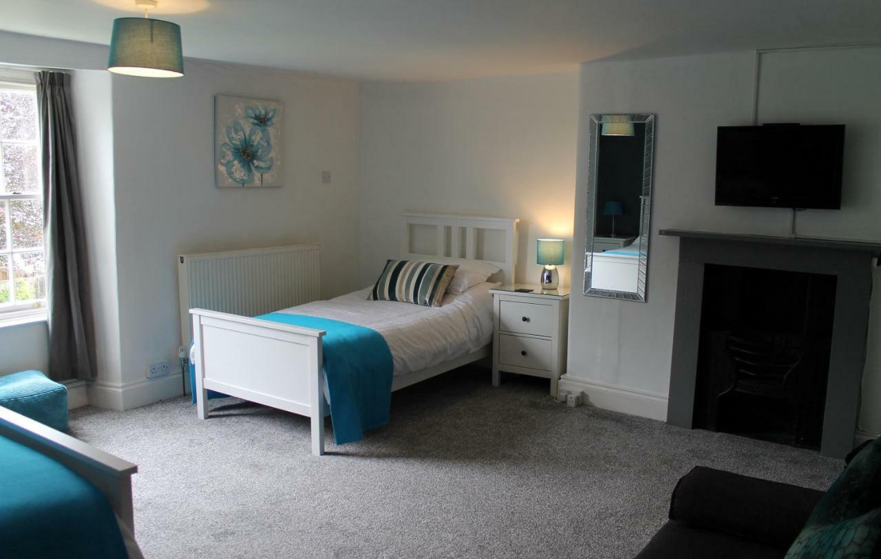 The Greyhound Inn Bedale Bagian luar foto