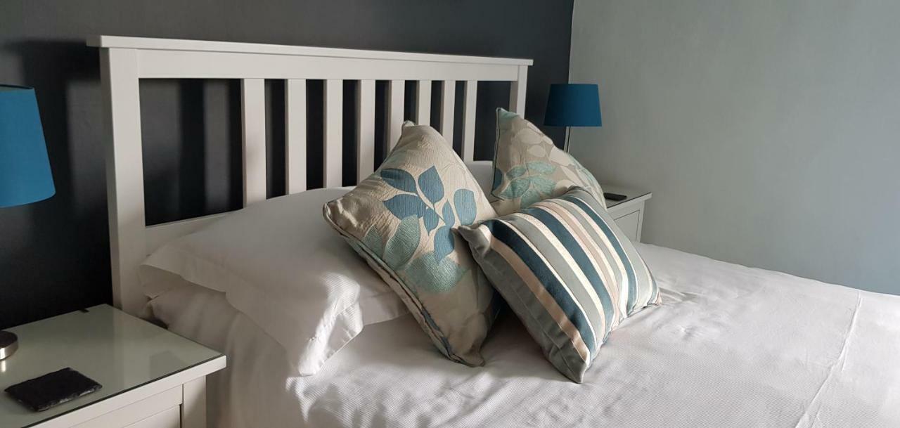 The Greyhound Inn Bedale Bagian luar foto