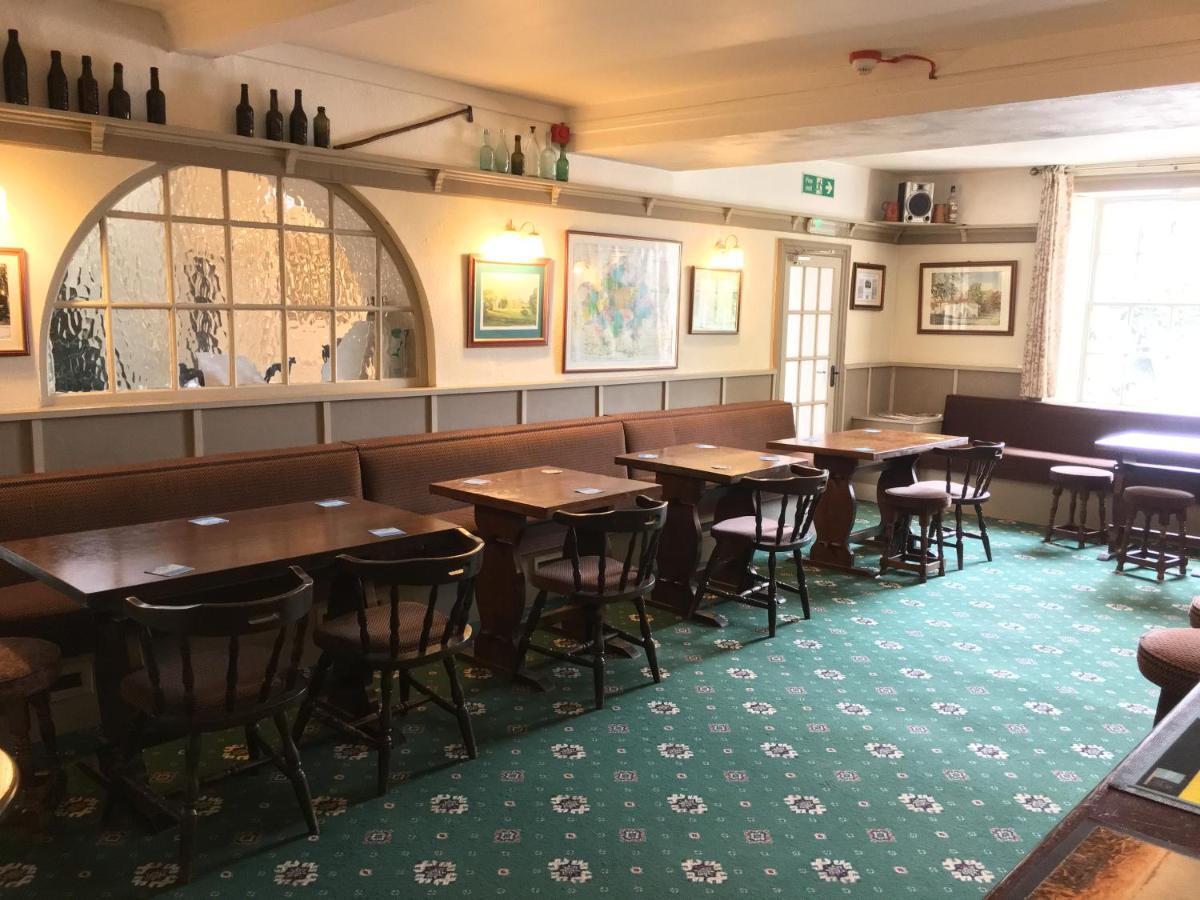 The Greyhound Inn Bedale Bagian luar foto